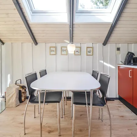 מלון 3 Bedroom In 4*